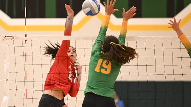 Mira Costa vs. Mater Dei girls volleyball by Heston Quan 8-29-23082920239 (1)